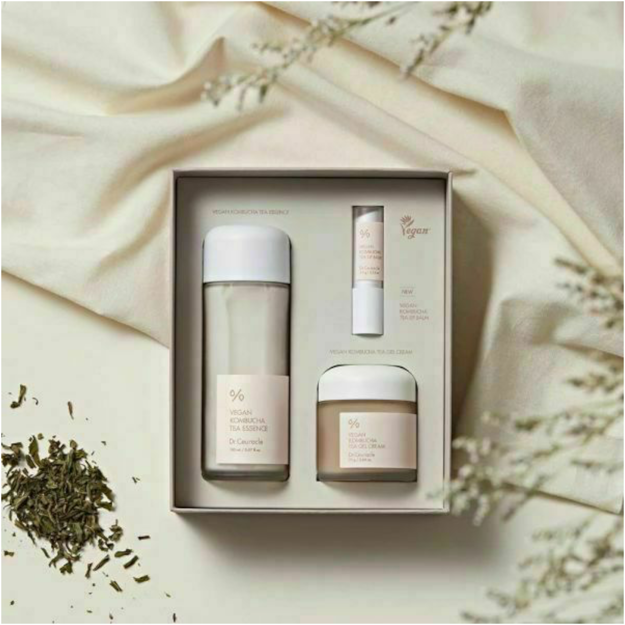 مجموعة العناية بالبشرة من شاي الكومبوتشا النباتي من دكتور سيوراكل – 3 منتجات